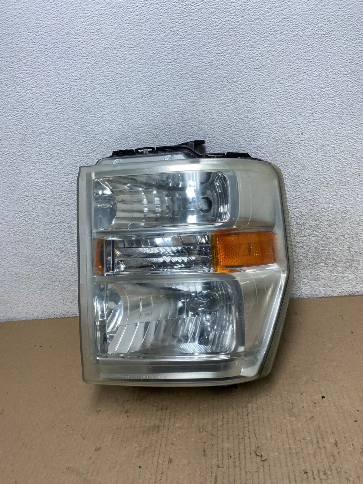 2008-2014 Ford Econoline E150 E250 E350 Left Driver LH Headlight AF3155 LK0