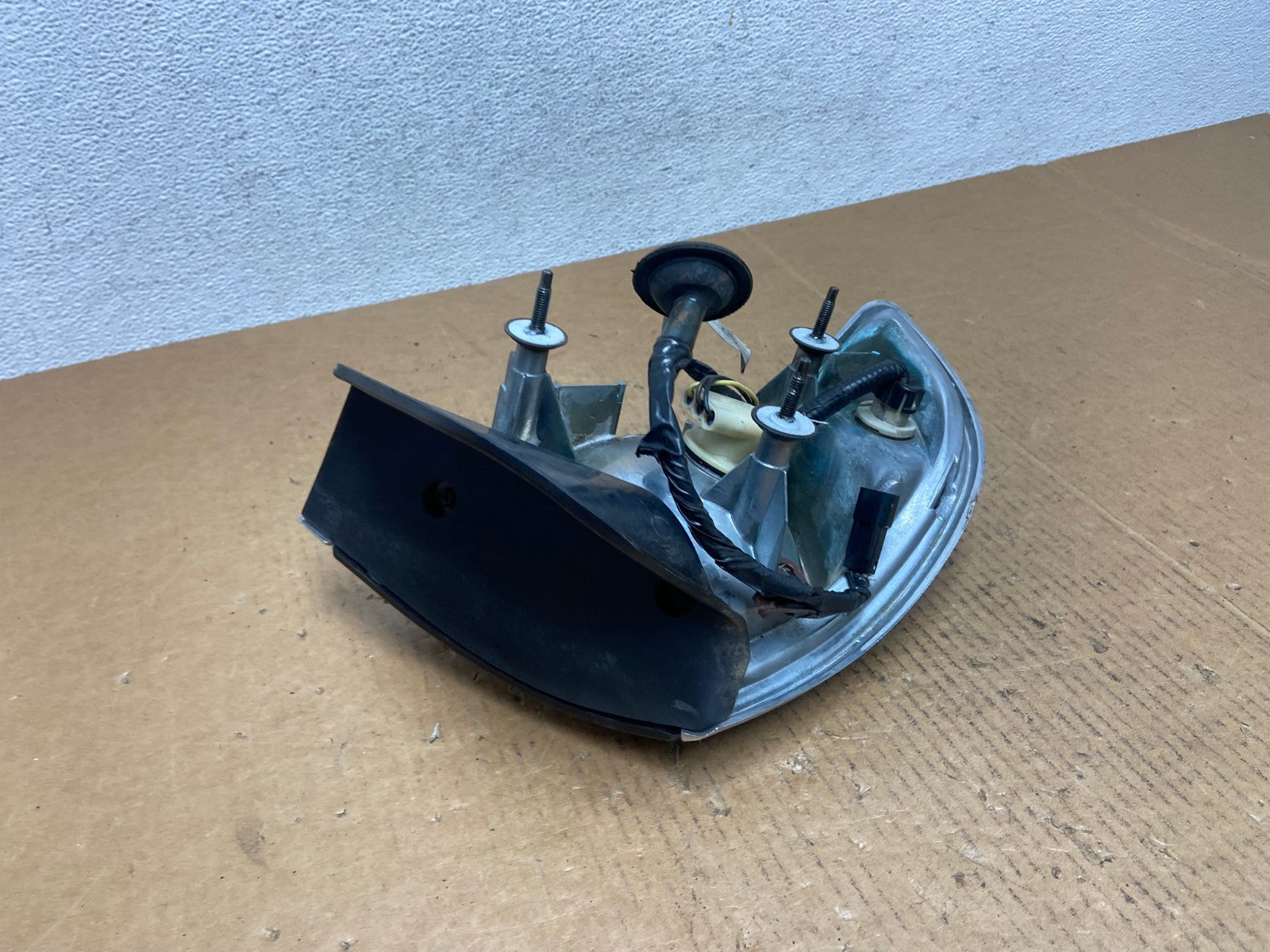 1997-1999 Buick Lesabre Right Passenger RH Side Tail Light AE0348 LK4