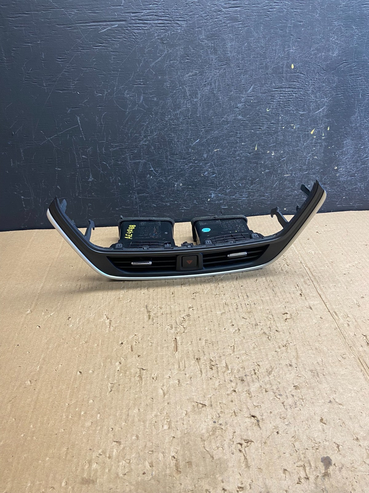 2016 2018 Nissan Maxima Center Dash Vent Ac Air Vent Trim Panel Bezel AE4288 DG0