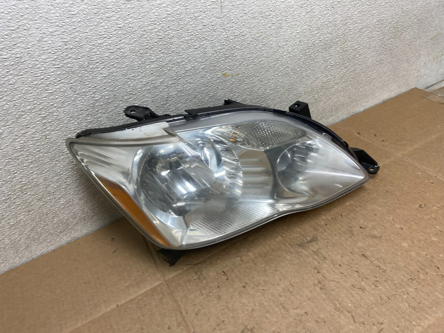 2005 2006 2007 Toyota Avalon Right Passenger RH Halogen Headlight Y8838 DW2