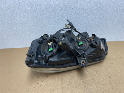 2011 to 2016 Chrysler Town and Country Right Passenger Headlight AB8565 DW4