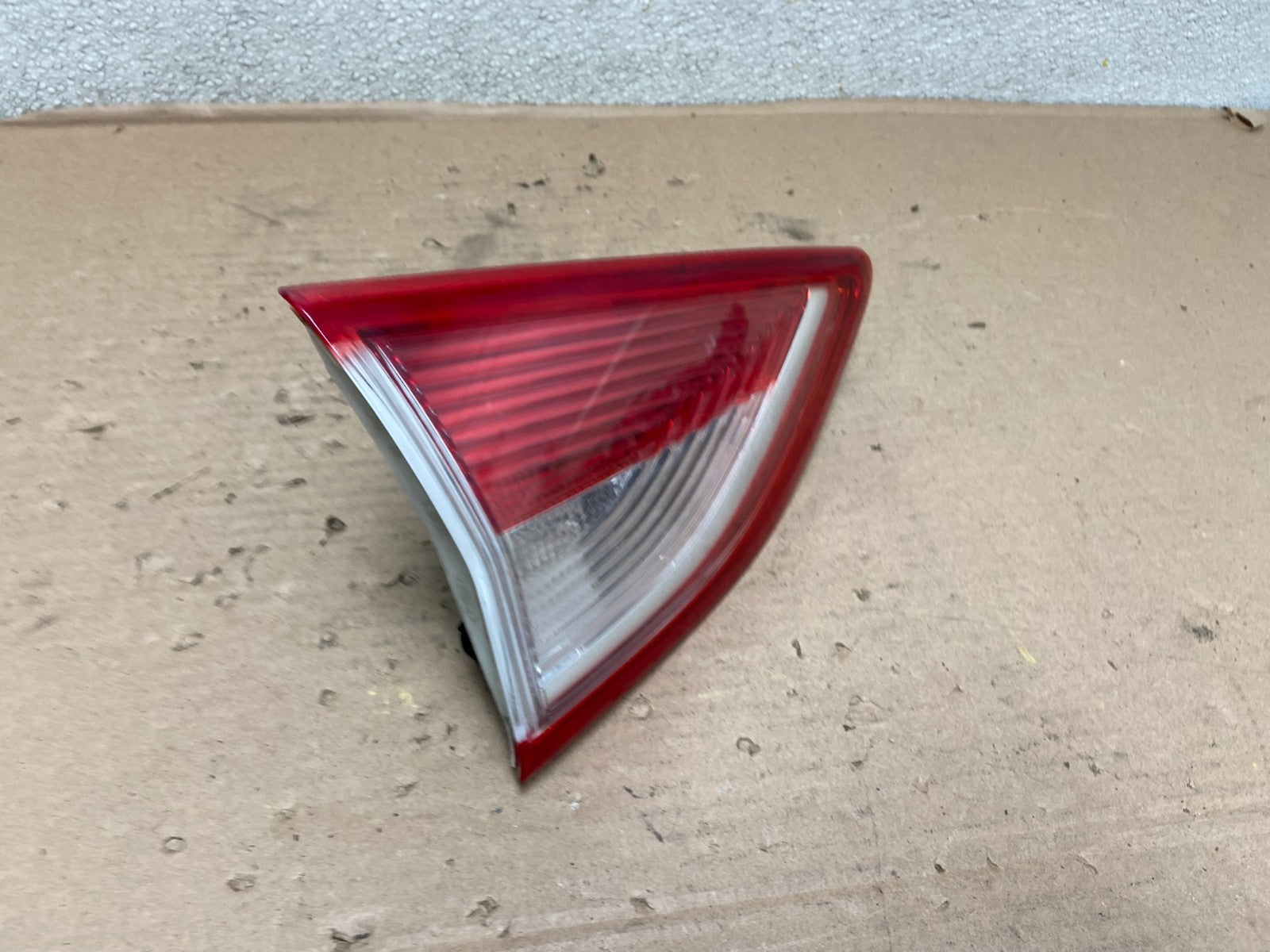 2013 to 2016 Ford Escape Left Driver LH Side Inner Tail Light OEM AB0109 LK2