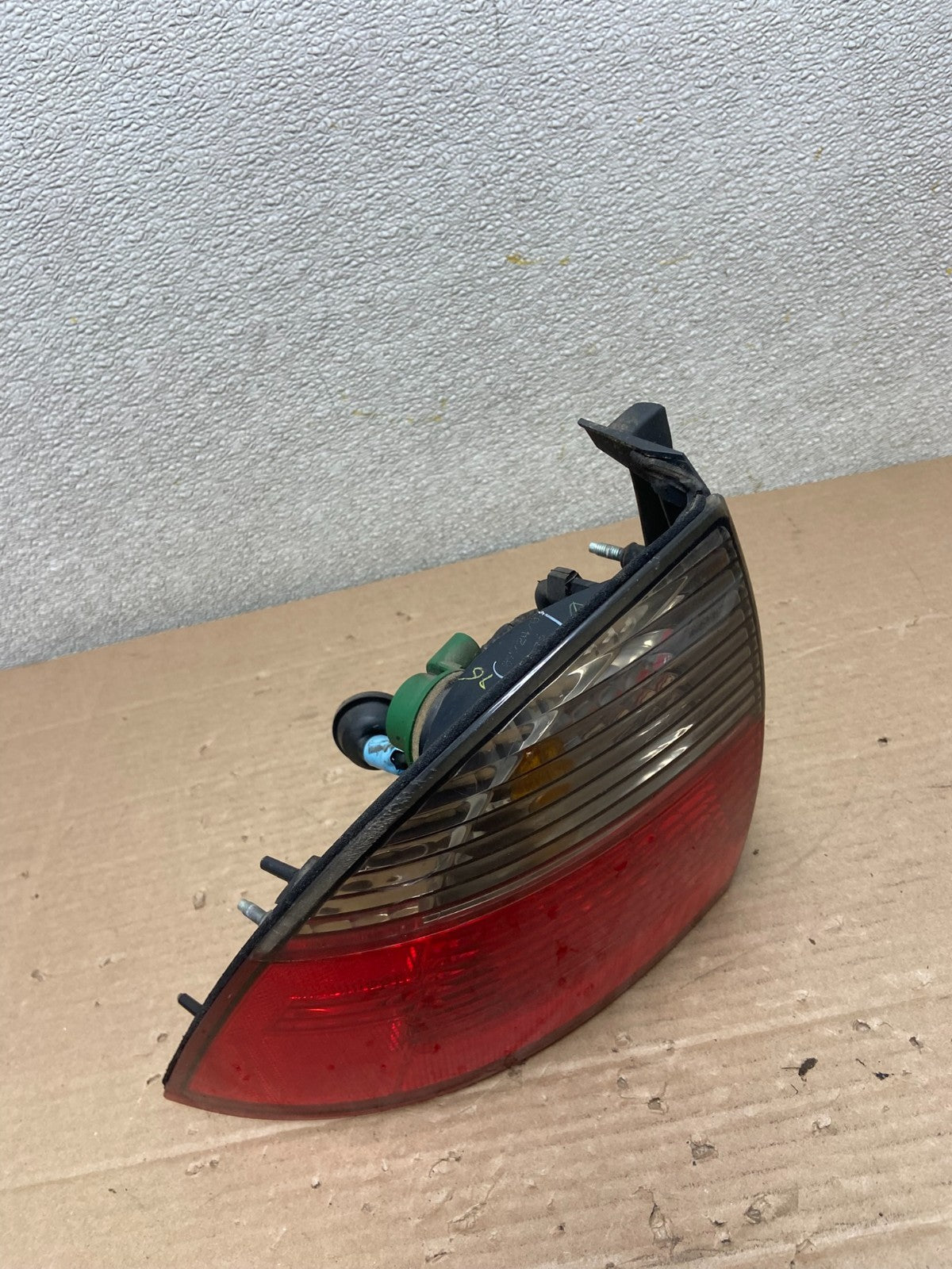 2003 2004 2005 2006 Lincoln Ls Left Driver LH Tail Light Oem AA8793 DG2
