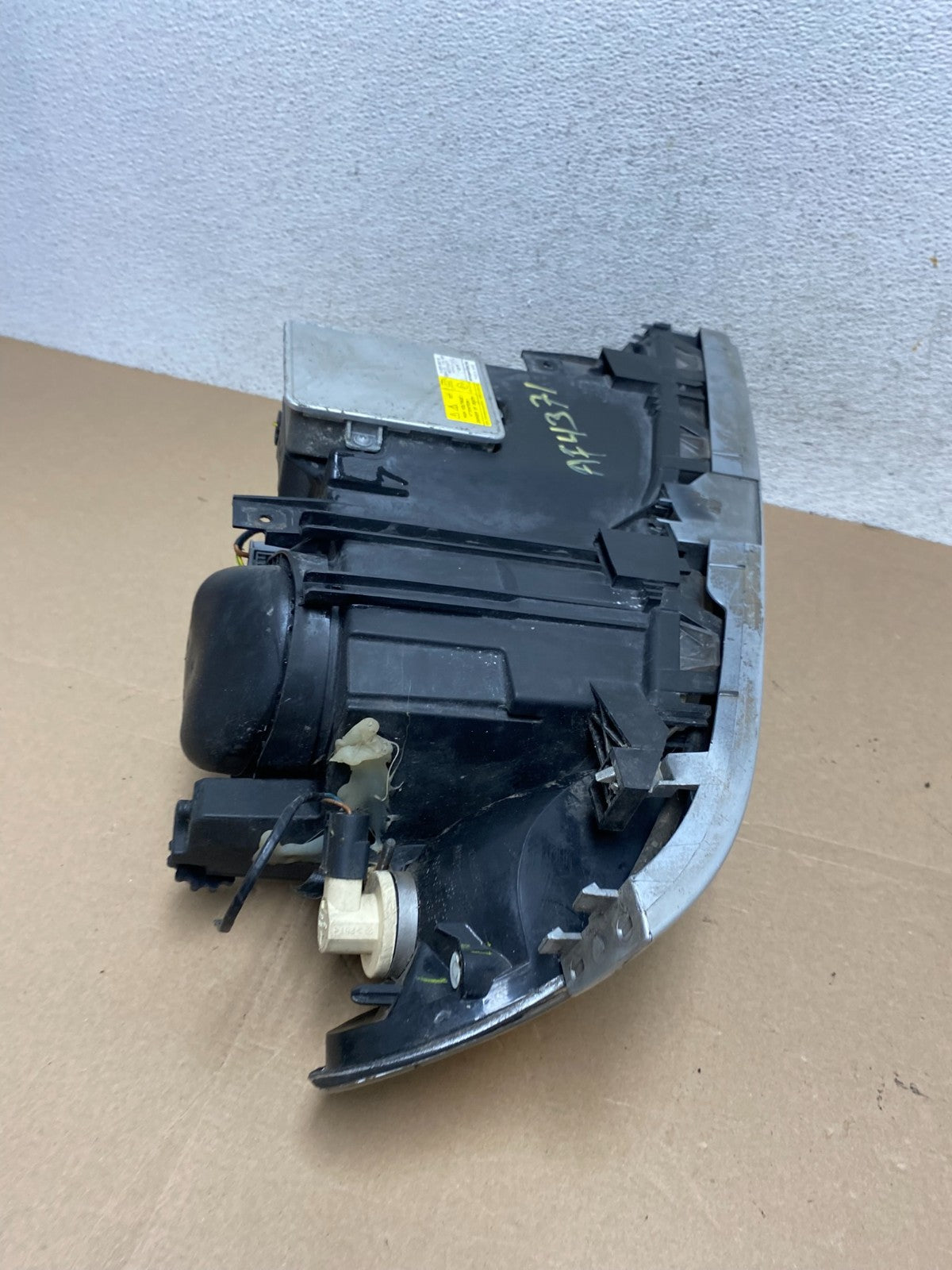 2002 to 2005 BMW 3 E46 Left Driver LH Side Xenon HID Headlight AF43718