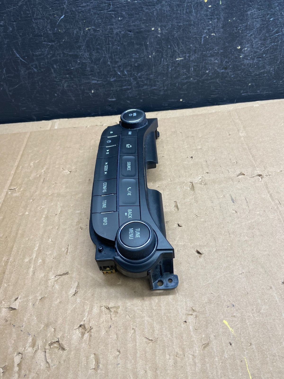 2013 2014 2015 Chevrolet Malibu AM FM Radio Control Panel AD2204 DG2