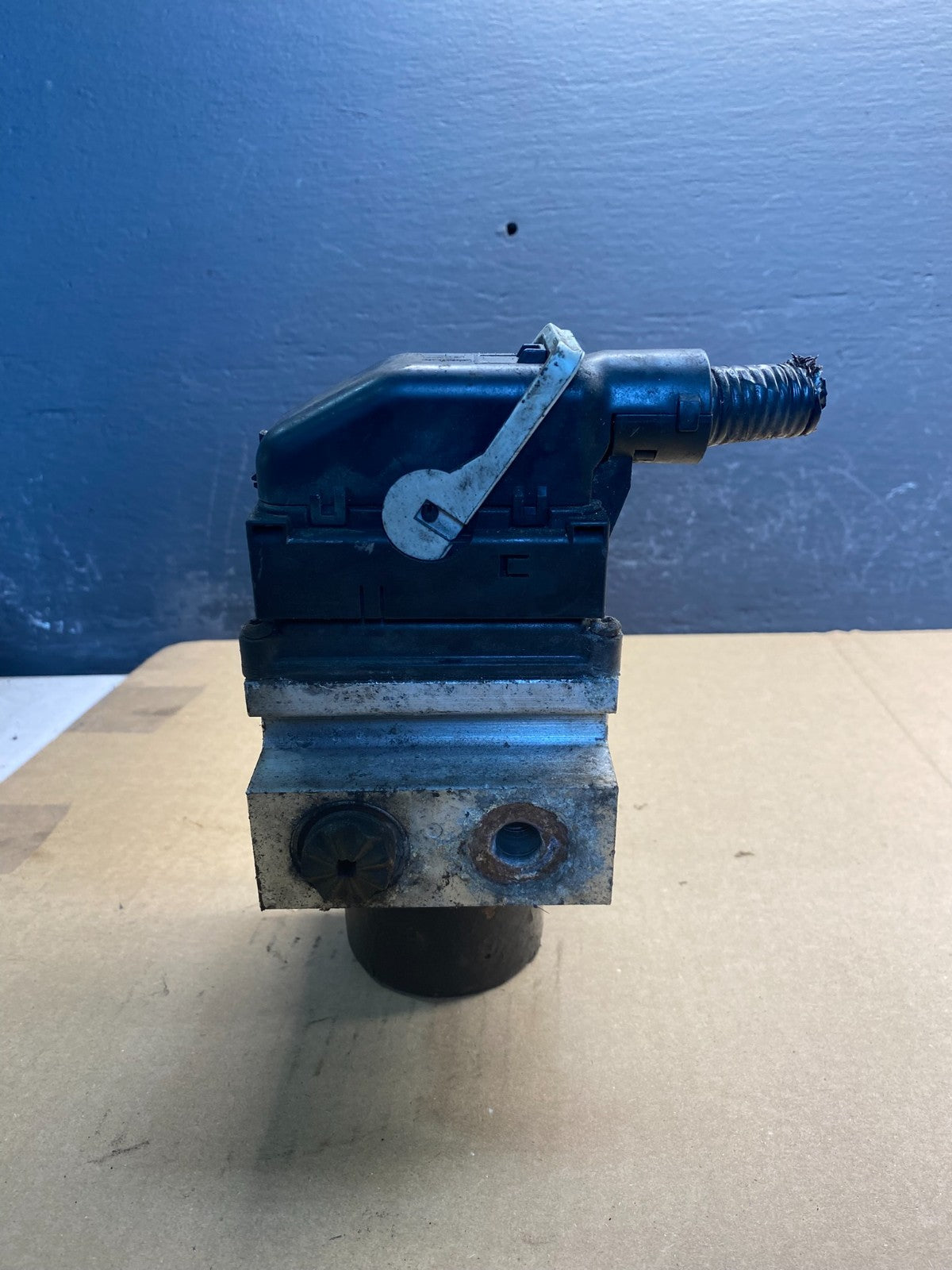 2011 - 2014 Ford E250 E350 Van  ABS Anti Lock Brake Pump Module Oem ac0938 DG3