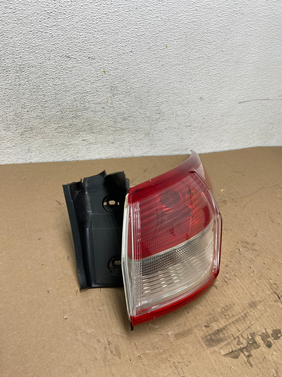 2013 to 2016 Ford Escape Right Passenger RH Side Tail Light AD7768 LK2