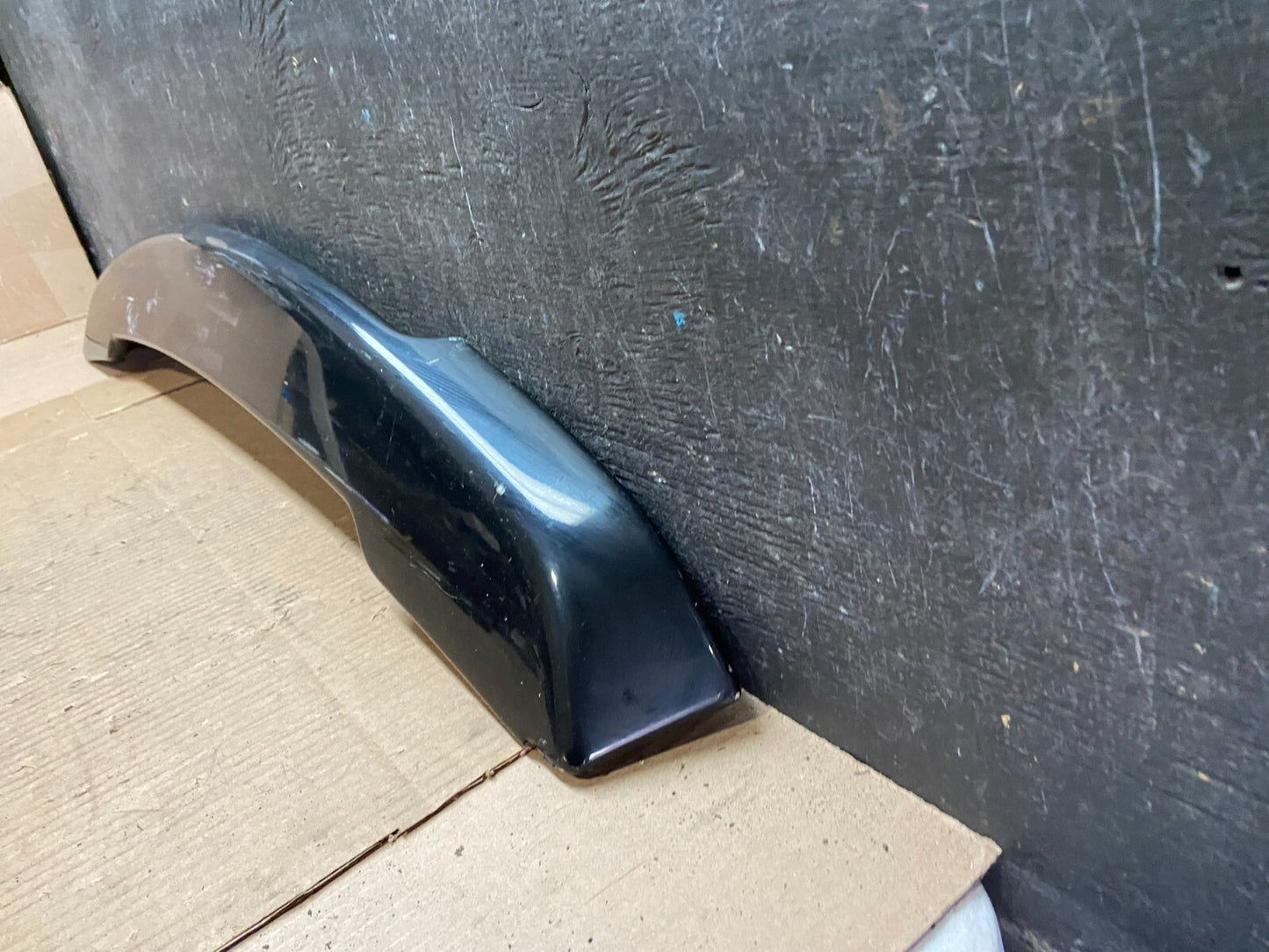 2008 to 2014 Land Rover LR2 Rear Trunk Tail Light Lift Gate Spoiler I7323 DG1