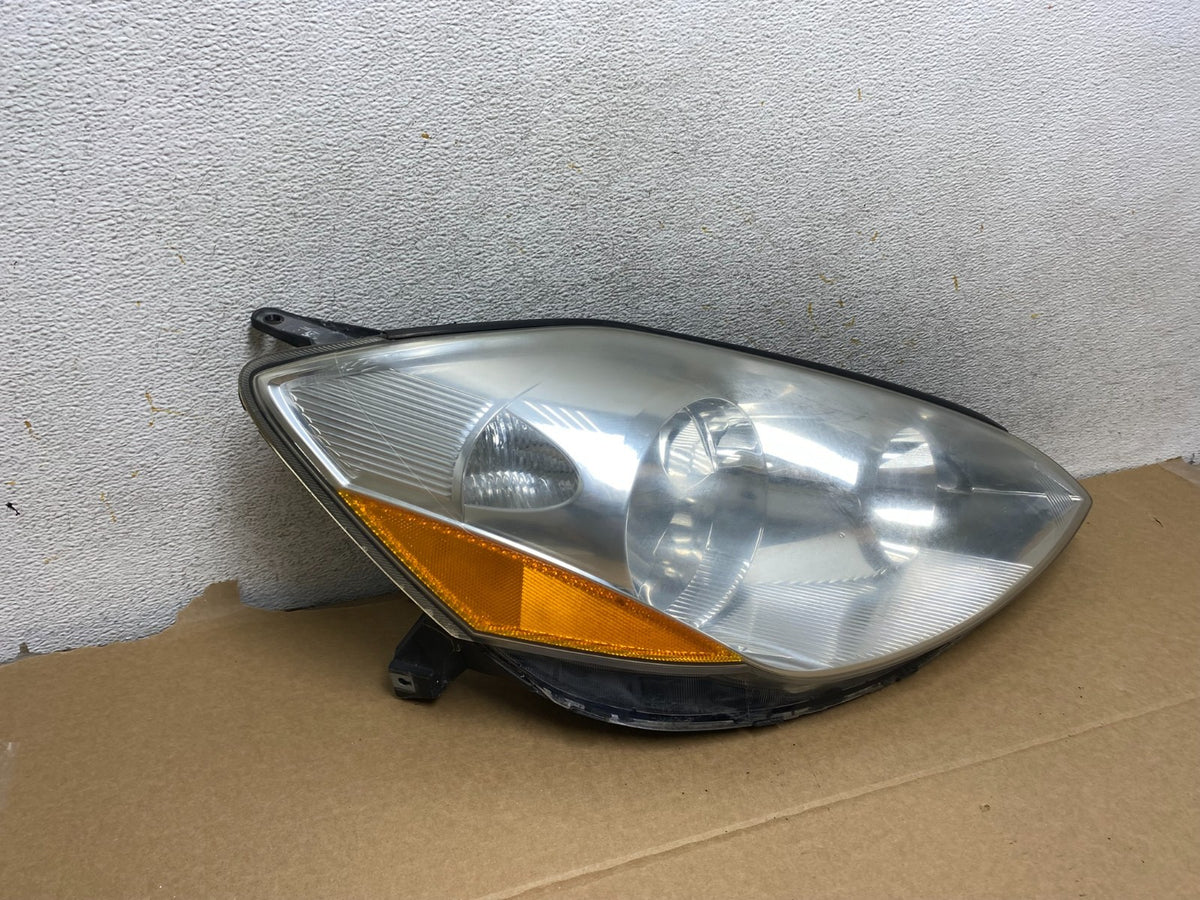 2006 to 2010 Toyota Sienna Right Passenger Rh Side Headlight Halogen AH7712 DW1