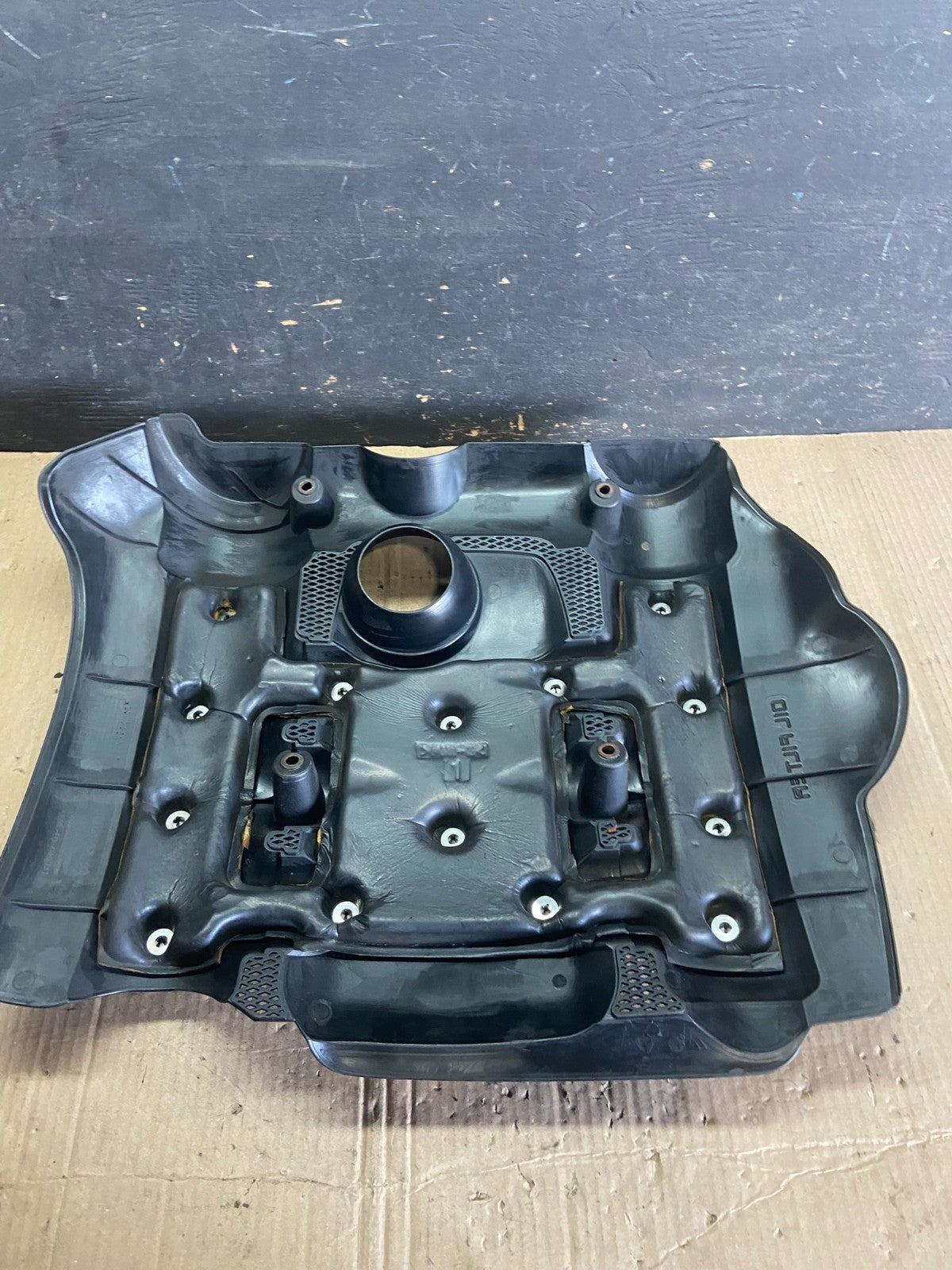 2006 to 2008 Kia Sedona V6 3.8L Engine Motor Cover Oem P0415 DG4
