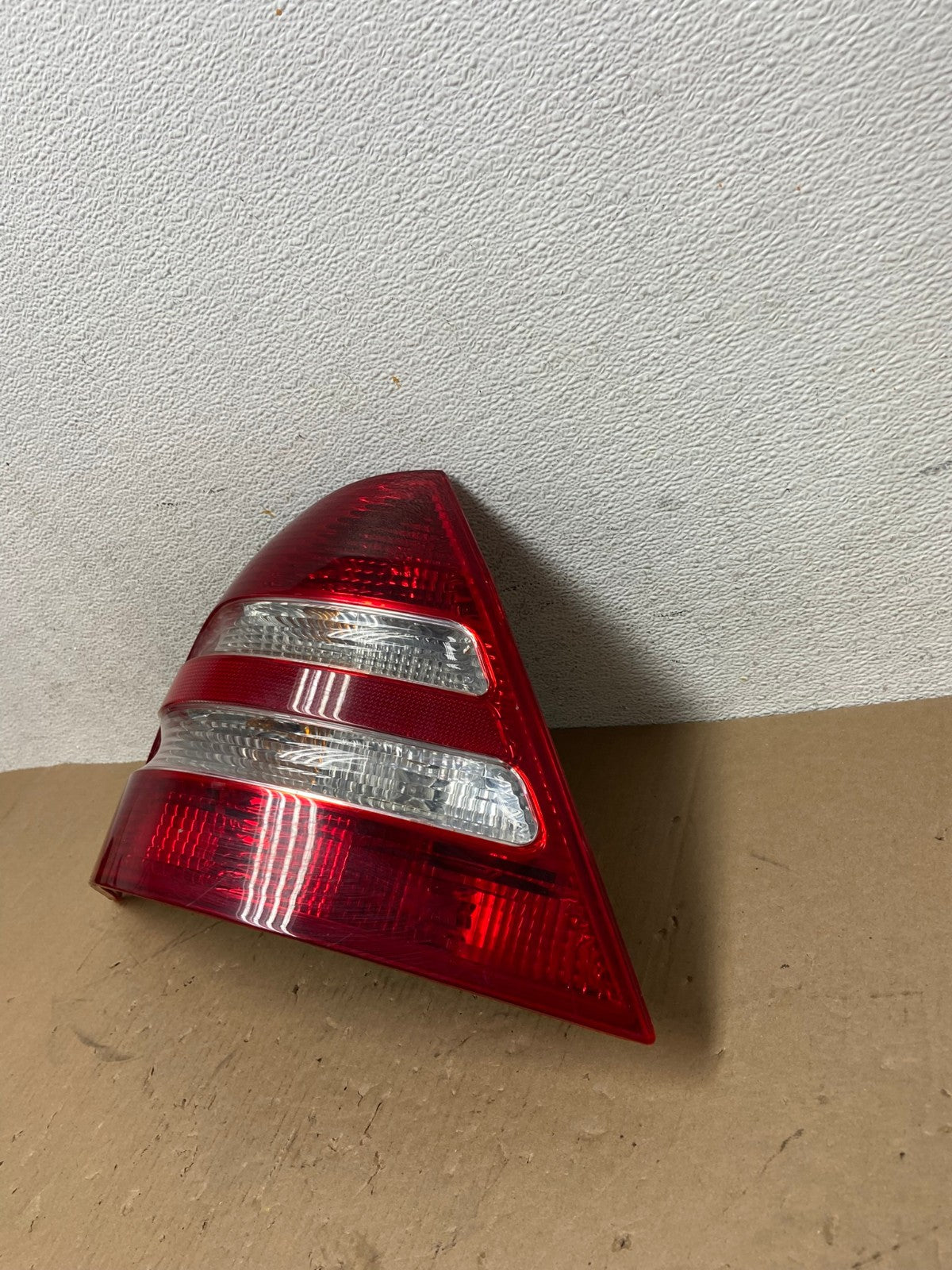 2005-2007 Mercedes-Benz C230 C240 W203 C-Class Left Driver Tail Light AD76912