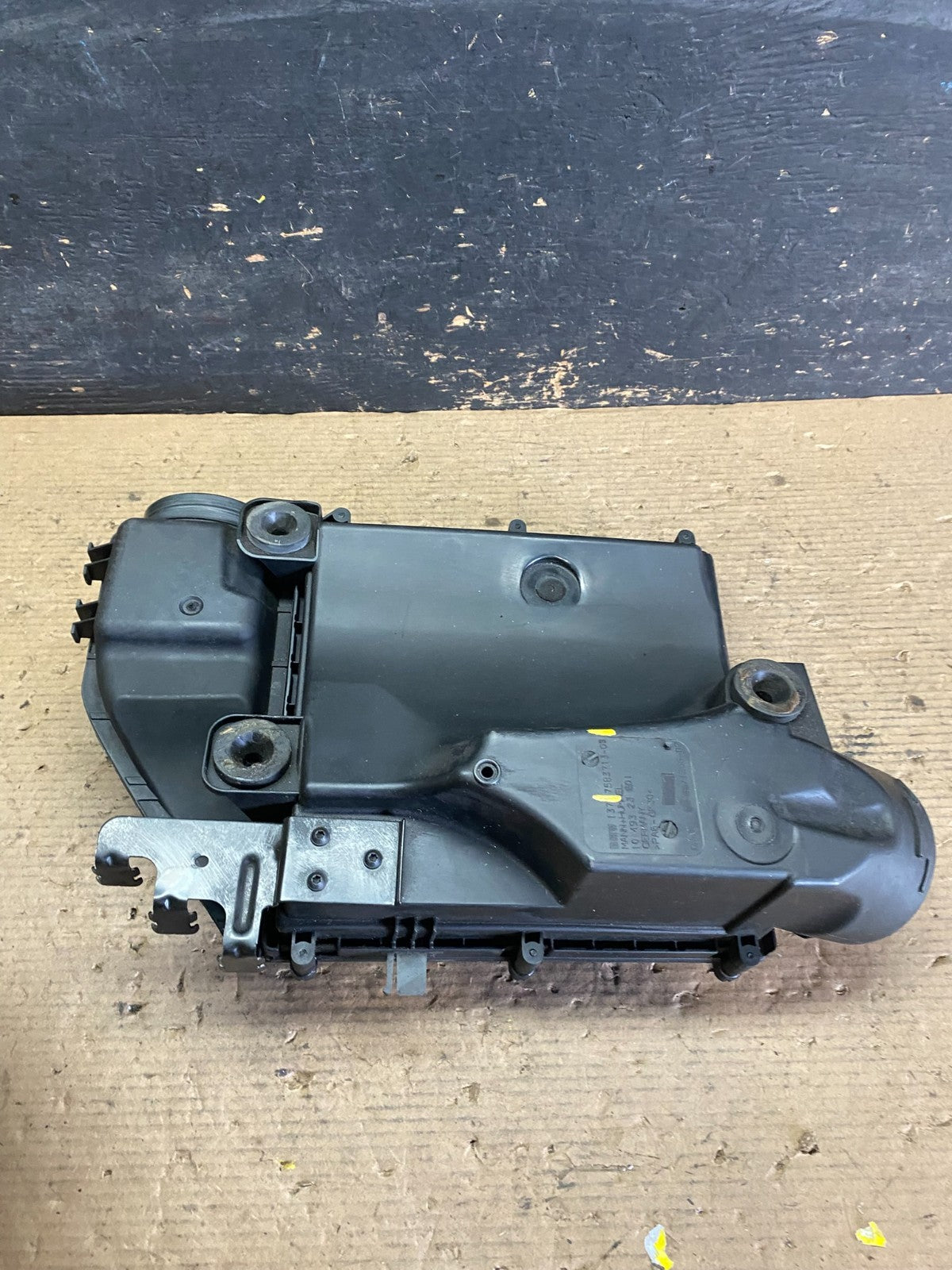 2007 to 2010 BMW X5 Air Intake Cleaner Filter Housing Box OEM S3543 DG5