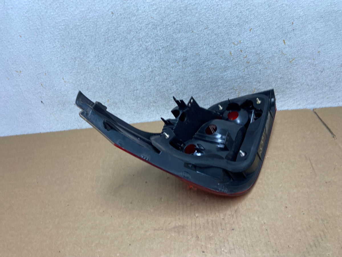 2004 - 2007 BMW 5 Series E60 Right Passenger RH Side Tail Light AI3274 LK6