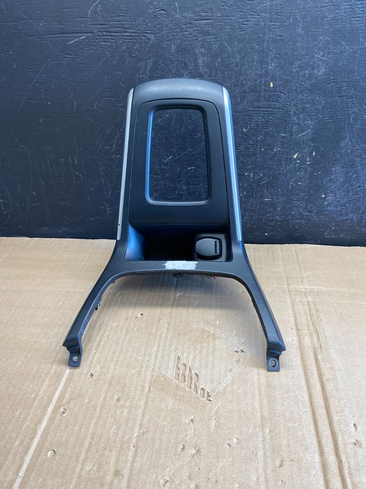 2016 to 2019 Nissan Sentra Center Console Shifter Floor Trim Bezel AD7091 DG0