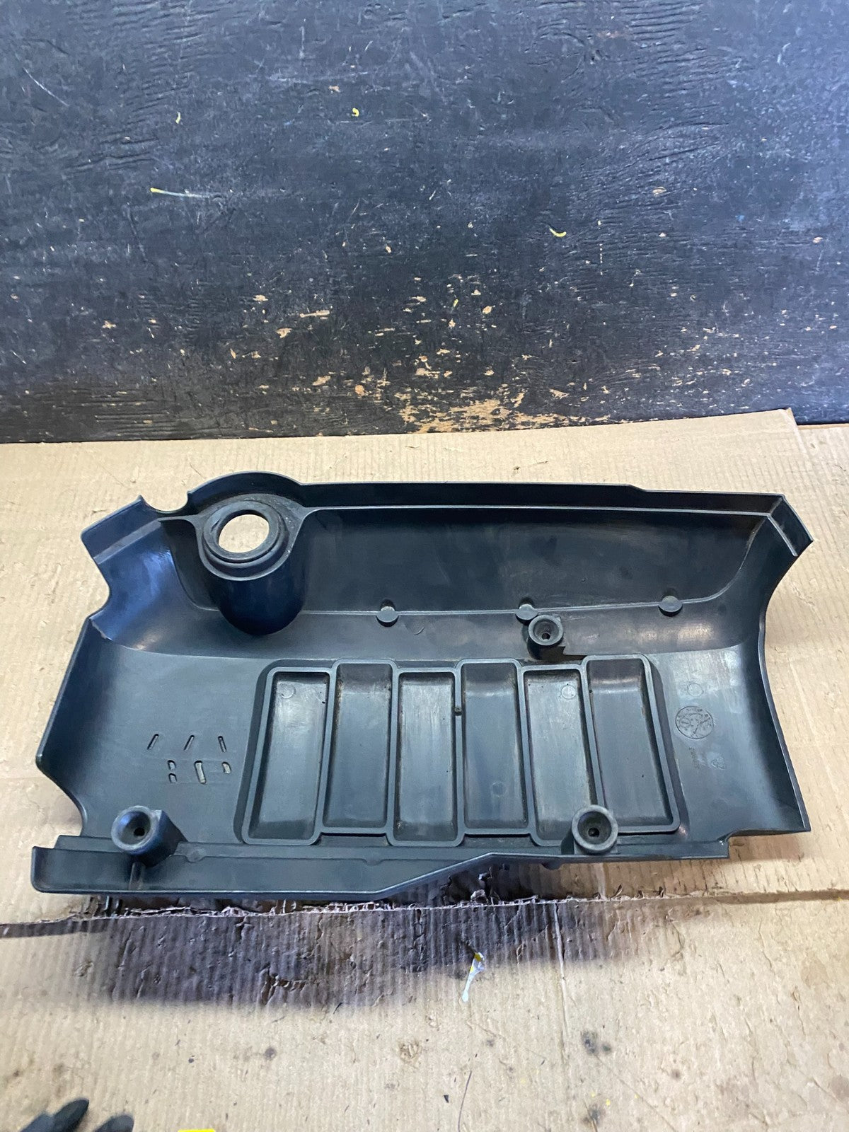2007 to 2008 GMC Acadia 3.6L VVT Engine Cover Shield OEM x8179 DG5