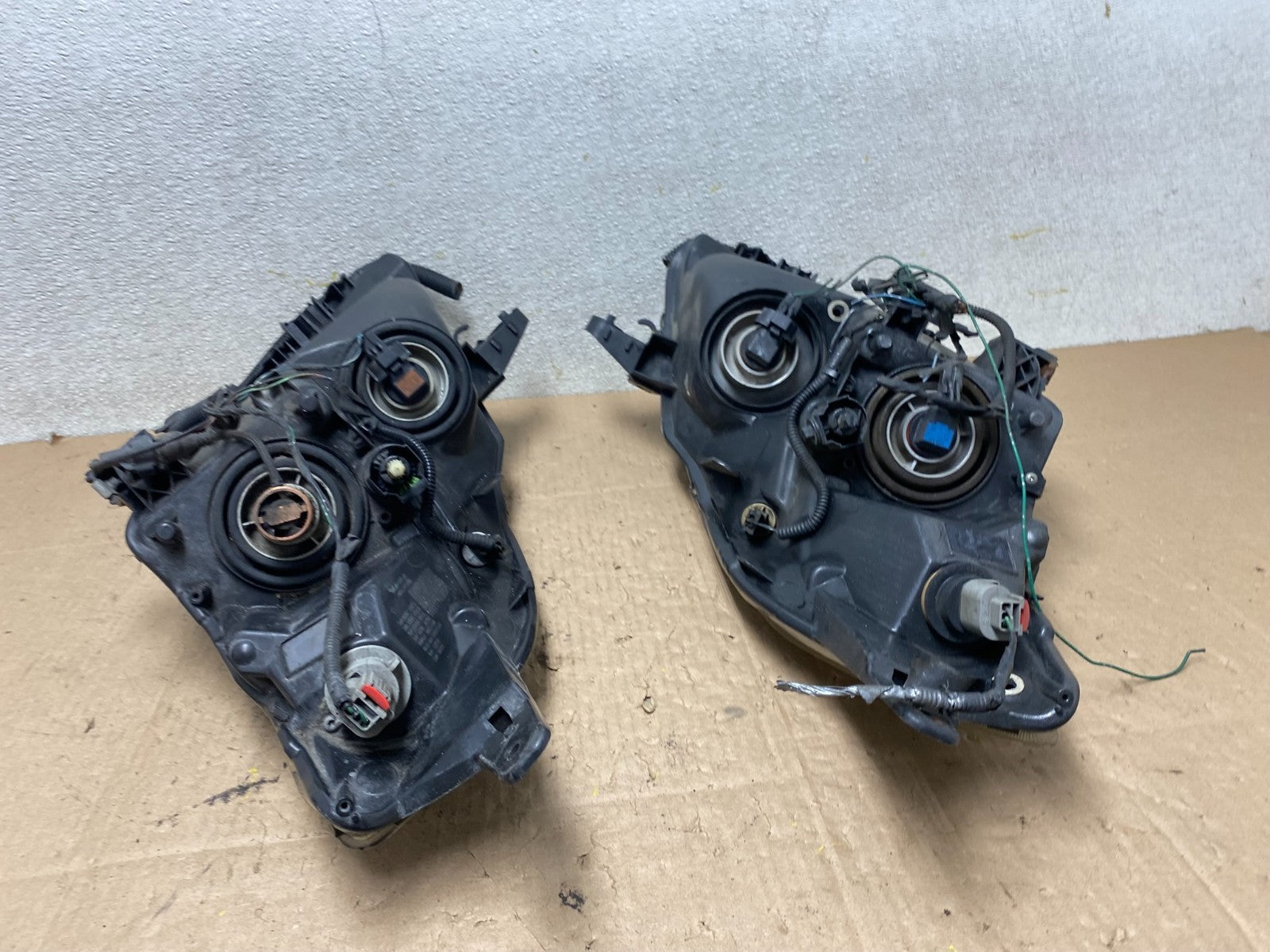 Sedan 2007 2008 2009 Nissan Altima Left+Right Set Headlights W0902 DW10