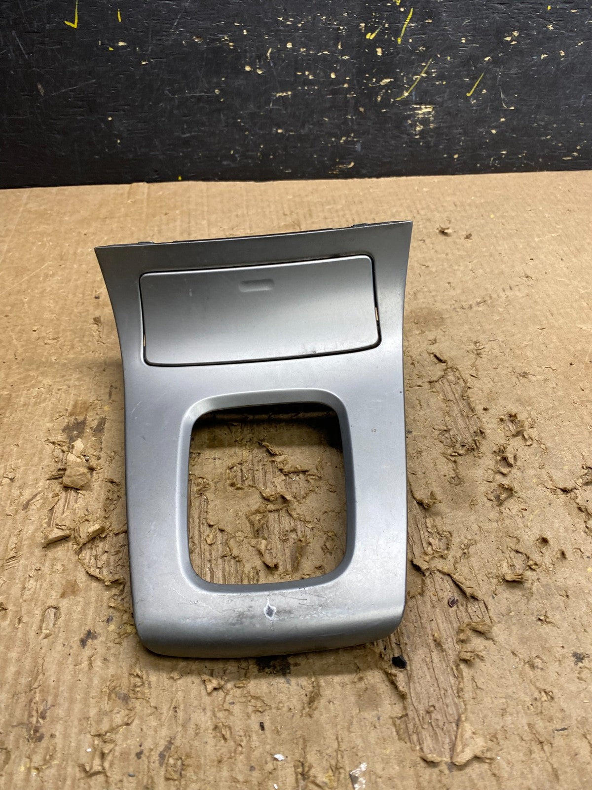 2003 - 2008 Subaru Forester Center Console Shifter Bezel  Trim  z9907 DG0