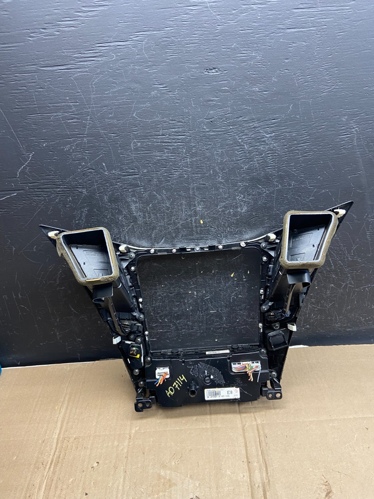 2011 - 2014 Hyundai Sonata Center Radio Climate Control Air Vent Bezel AD7114 DG3