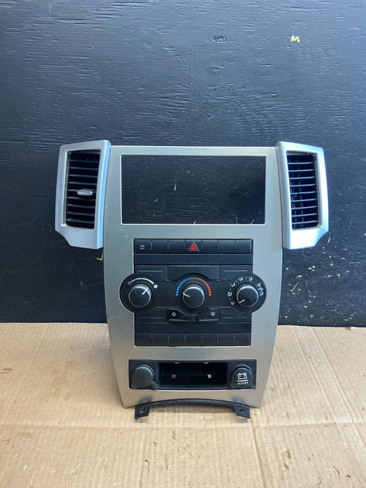 2008 2009 2010 Jeep Commander Grand Cherokee A/C Climate Control Bezel aa8081 DG0