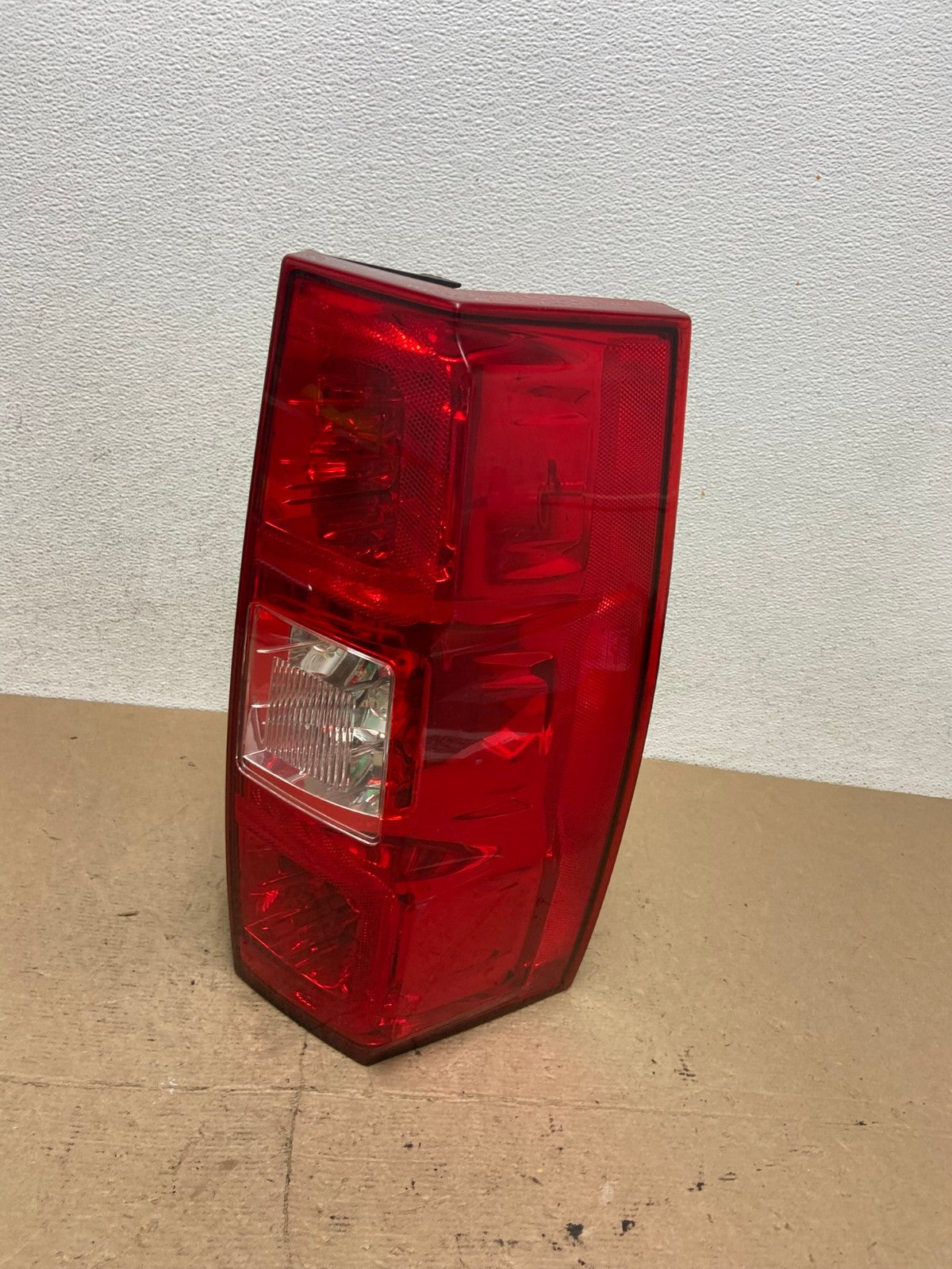 2008 to 2013 Chevrolet Tahoe Hybrid Right Passenger Tail light Led AF5161 LK0