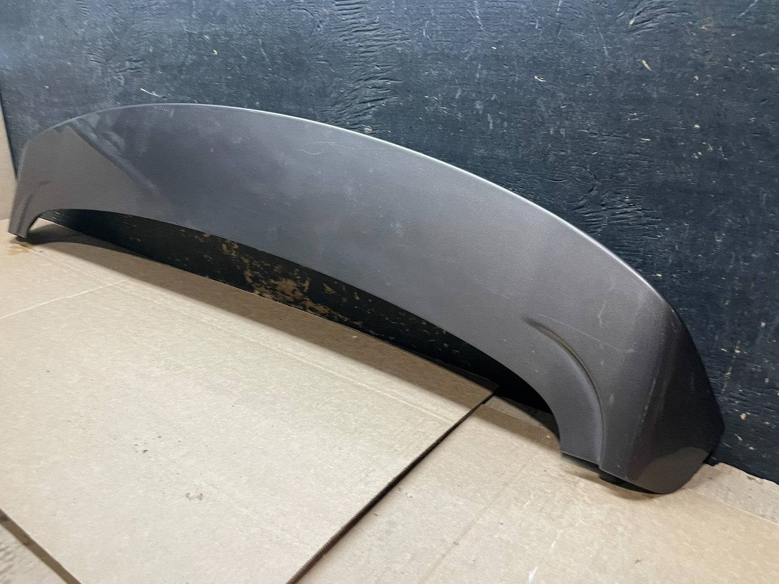 2013 to 2018 Hyundai Santa Fe Rear Spoiler W/3rd Brake Light Oem Y9244 DG2