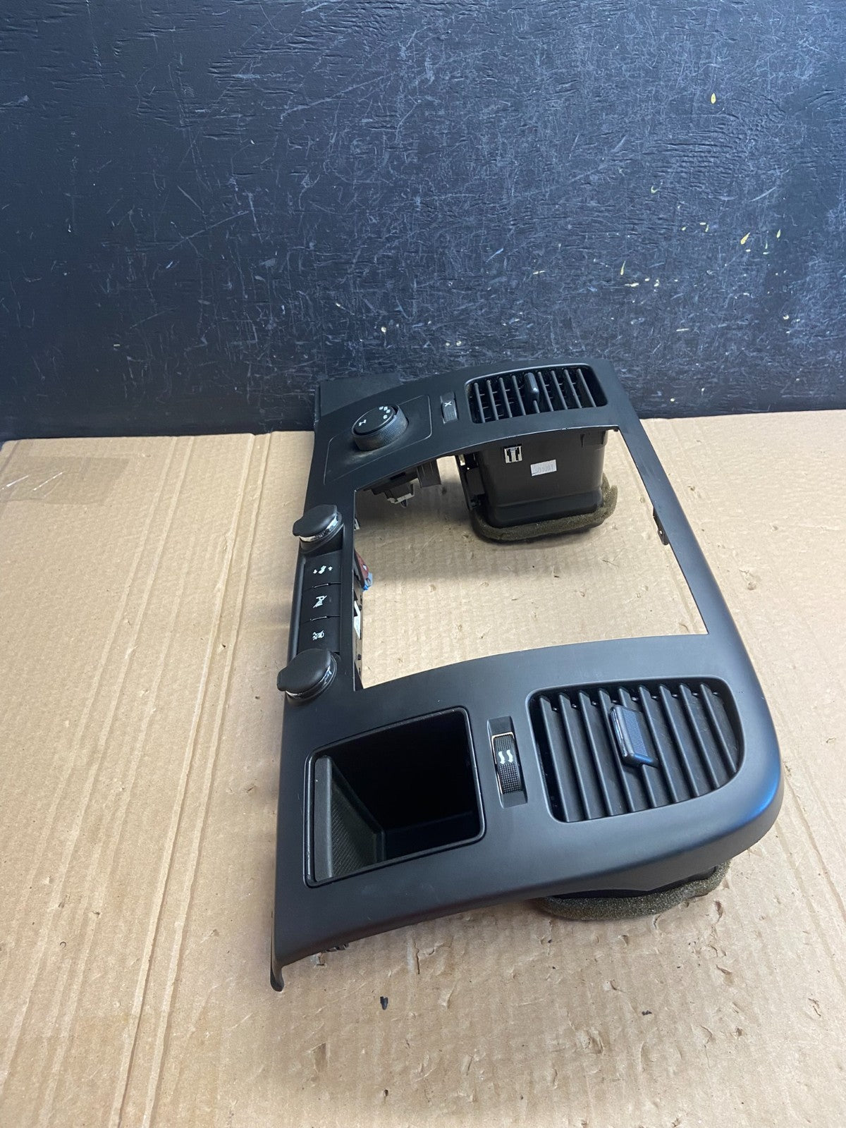 2007 to 2014 Silverado Sierra Center Console Radio Bezel Air Vents AF6213 DG2