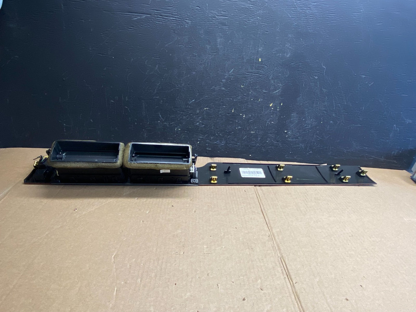 2007-2014 GMC Yukon Tahoe Center Trim Plate Air Vent Maple AE4374 DG2