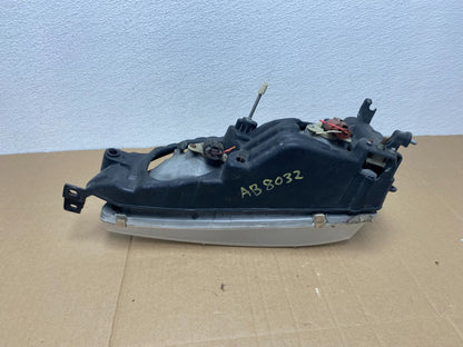 1995 to 1996 Toyota Camry Right Passenger RH Side Headlight OEM AB8032 DW8