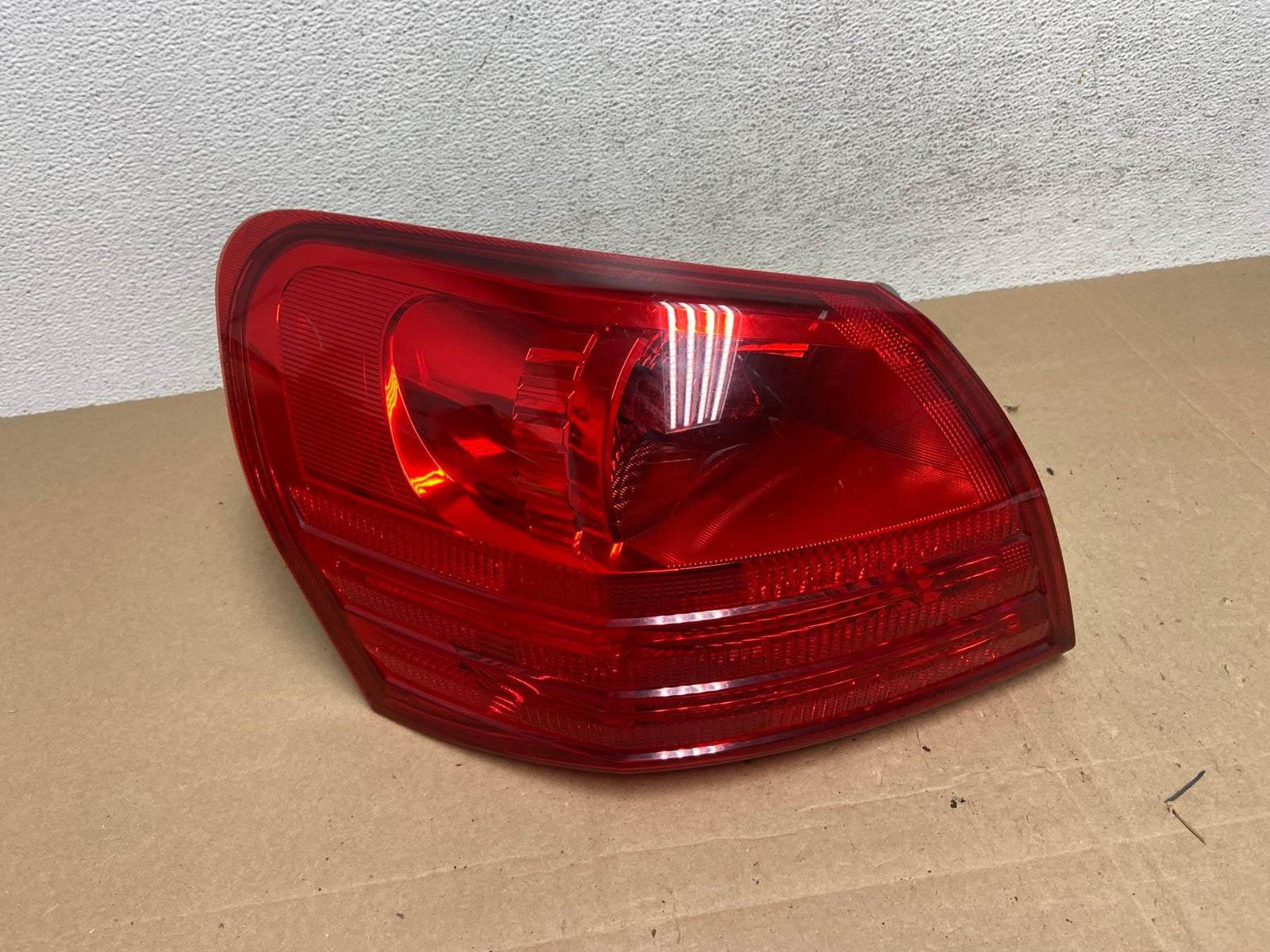 2008 to 2015 Nissan Rogue Left Driver Lh Side Tail Light AE4939 LK0