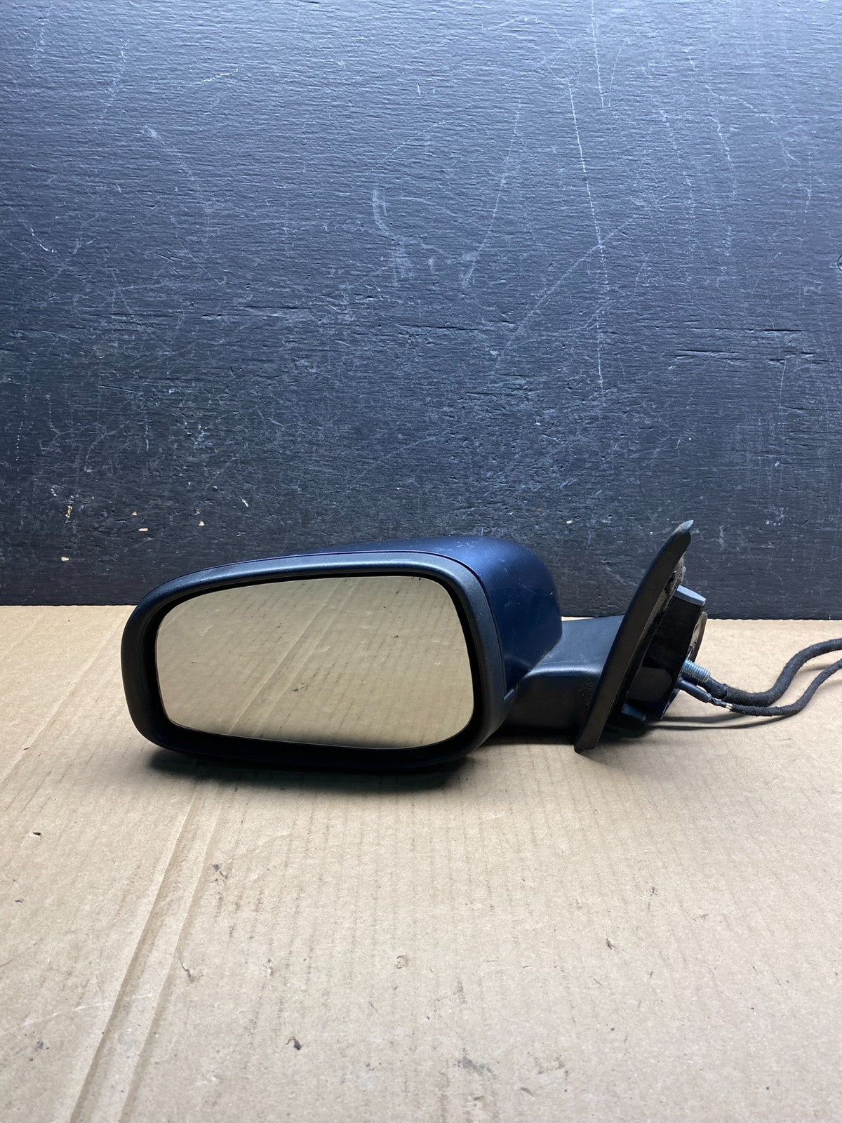 2000 to 2004 Volvo V70 Left Driver Side Mirror E11015846 AG3439 MS9