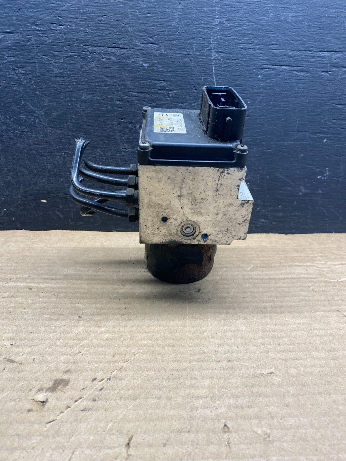 2014 Chevrolet Express 3500 van ABS Pump and Motor AD98392