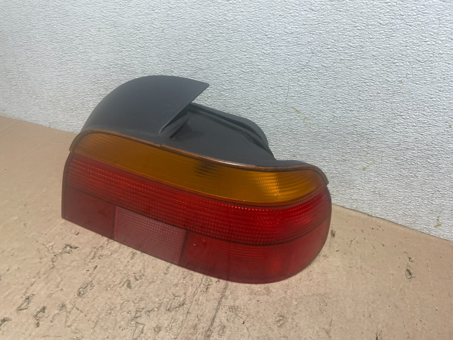 1996-2000 BMW 5-SERIES E39 528i 540i Right Passenger Side Rh Tail Light Q5335 DW1