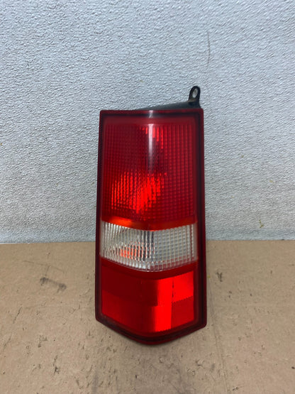 2003 2017 Chevrolet Express 1500 2500 3500 Right Passenger Tail Light S3983 DW0