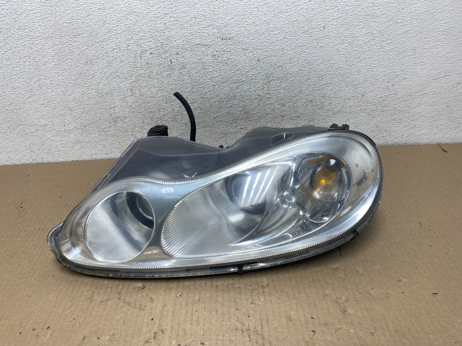 1999 to 2004 Chrysler LHS Left Driver LH Side Halogen Headlight AE9588 DW0