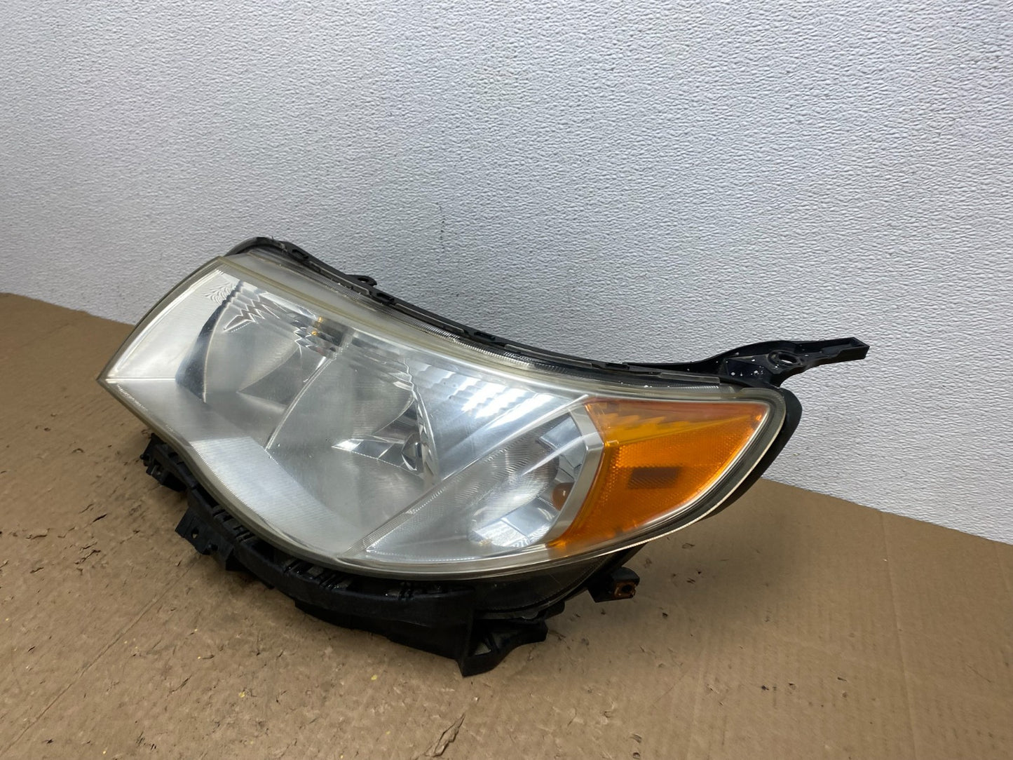2009-2013 Subaru Forester Left Driver LH Halogen Headlight AC0122 DW1