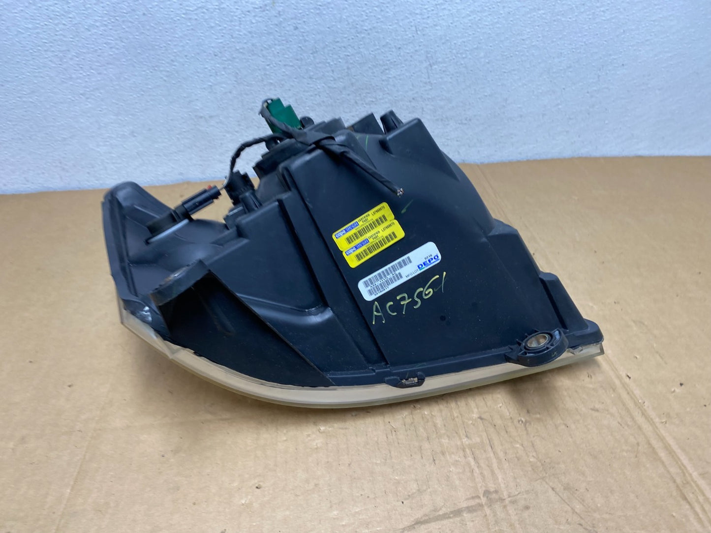 2008 to 2010 Dodge Caravan Left Driver Lh Halogen Headlight DEPO AC7561 DW5