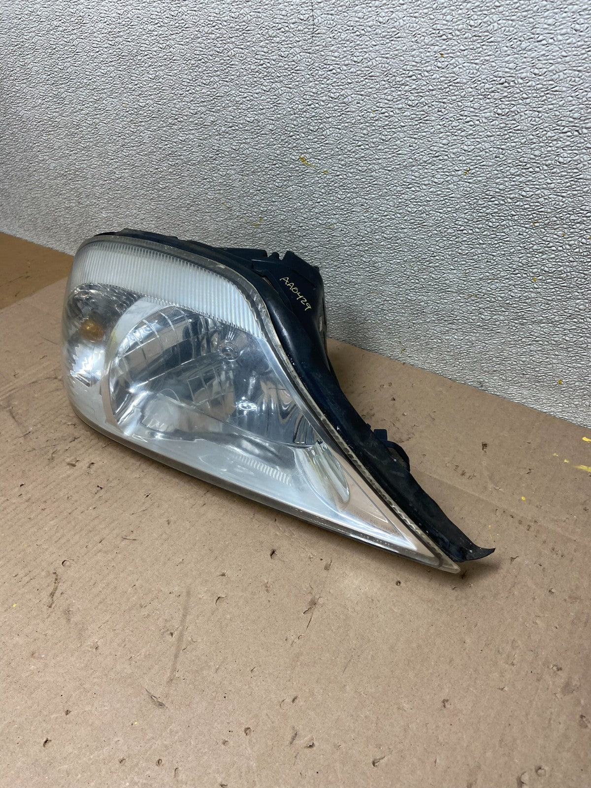 2000 to 2005 Mercury Sable Right Passenger Side Halogen Headlight OEM AA0429 DW1
