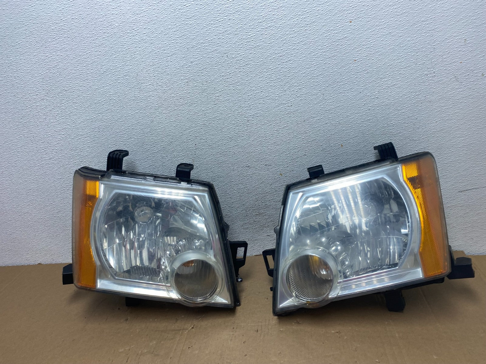 2005-2015 Nissan Xterra Driver Left+Right Side Set Headlights AD7931 DW0