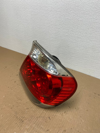 2005 to 2006 Toyota Camry Tail Light Right Passenger Side AB6603 LK1