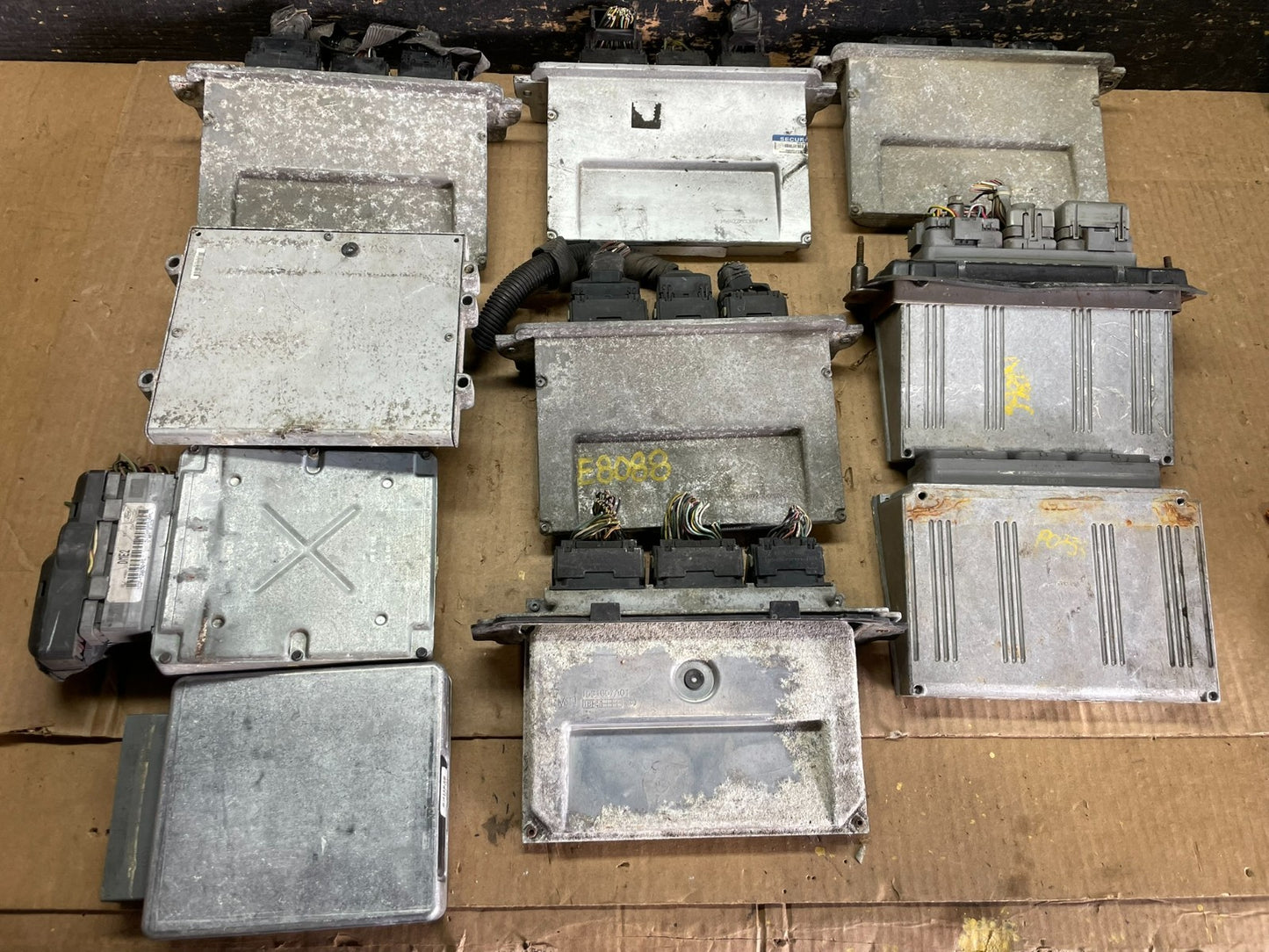 Mix of 10 Ford ECM Engine Computer Module AB31261