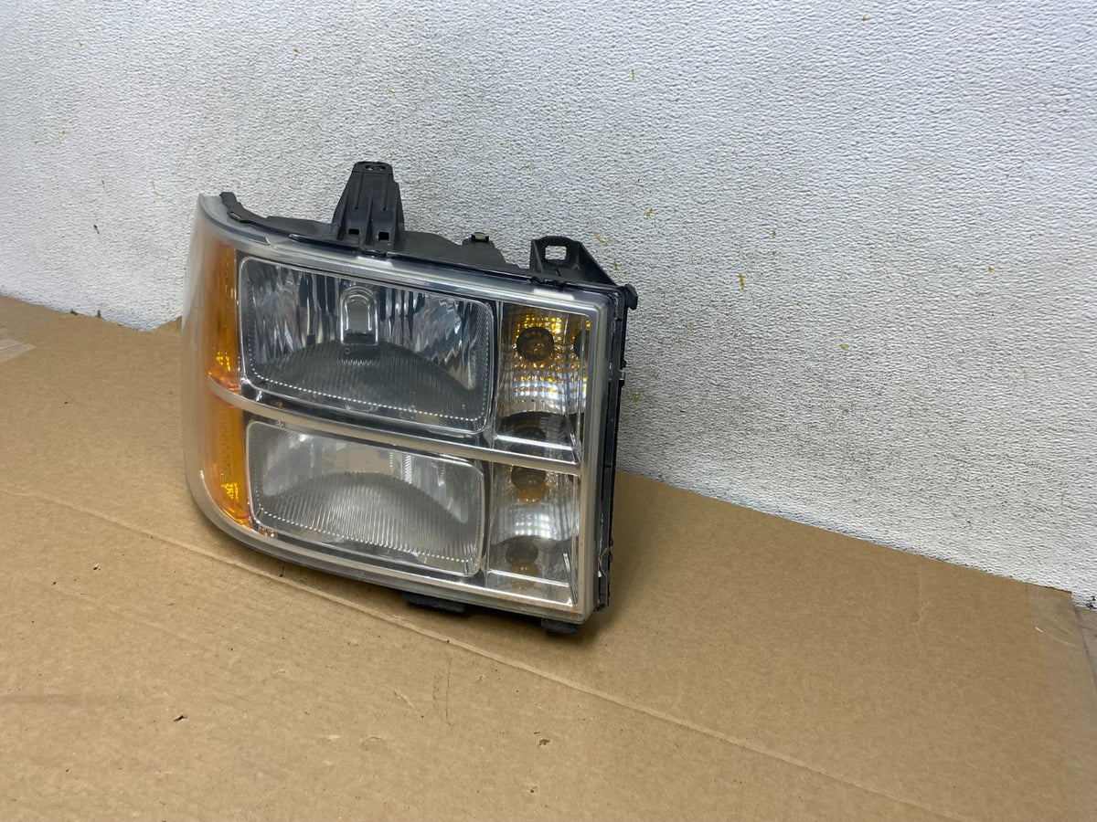 2007 - 2014 GMC Sierra Right Passenger RH Halogen Headlight AH7751 DW2