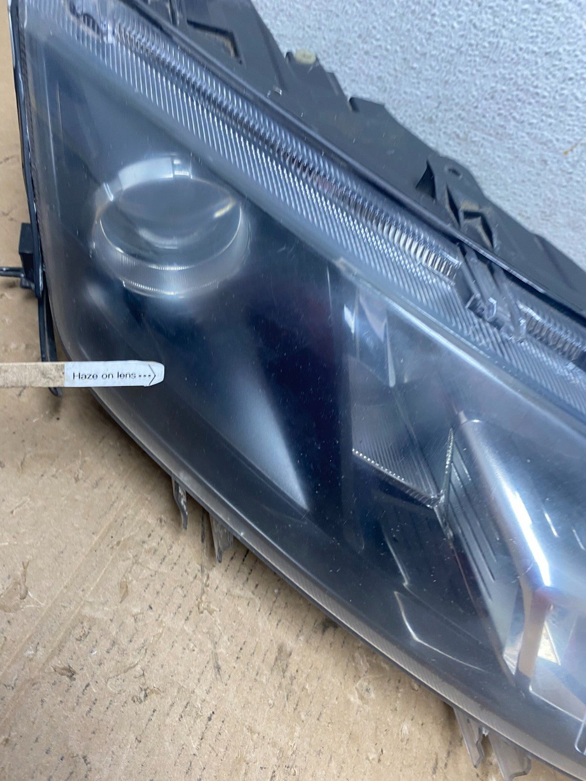 2010 2011 2012 Ford Fusion Right Passenger RH Headlight Halogen AD8029 DW4
