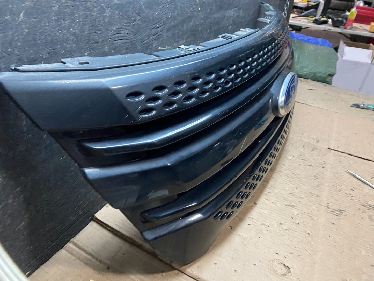 2011 to 2015 Ford Explorer Upper Front Grill Grille Oem W4639 DG2