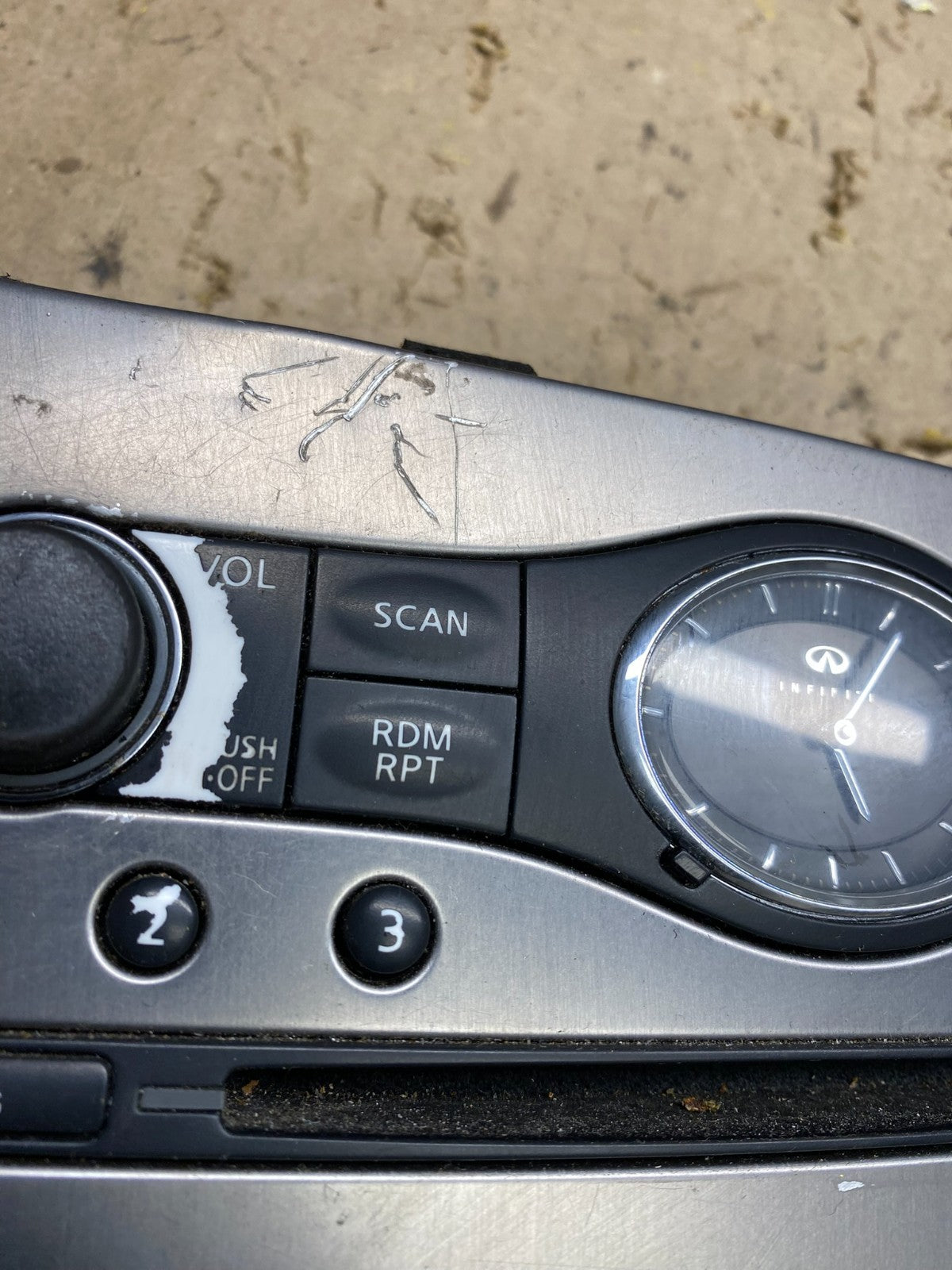 2009 to 2013 Infiniti G37 Radio Player Climate Control Panel Bezel U5196 DG1