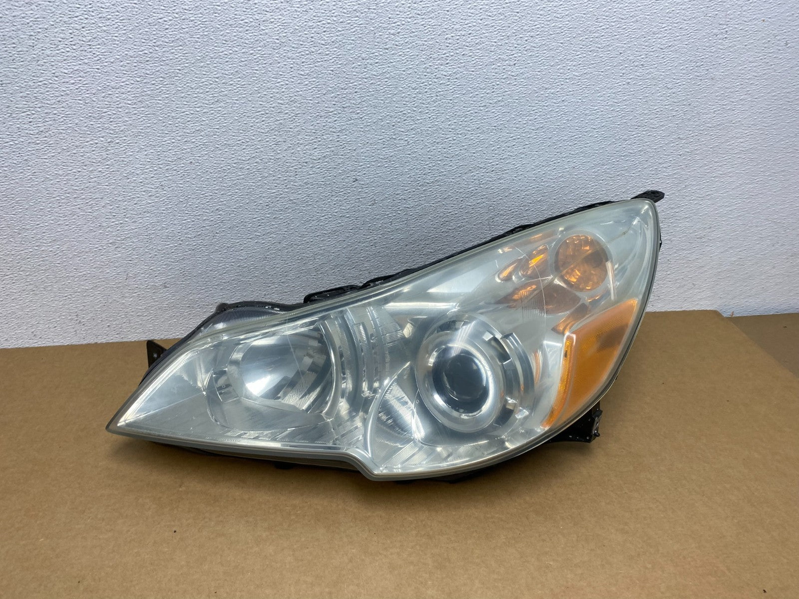 2010 2011 2012 Subaru Legacy Outback Left Driver Halogen Headlight AC1651 DW0