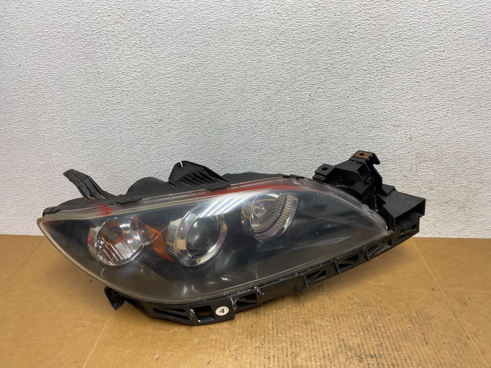 XENON 2004 to 2009 Mazda 3 Sedan Right Passenger Rh Side Headlight AE0637 DW0