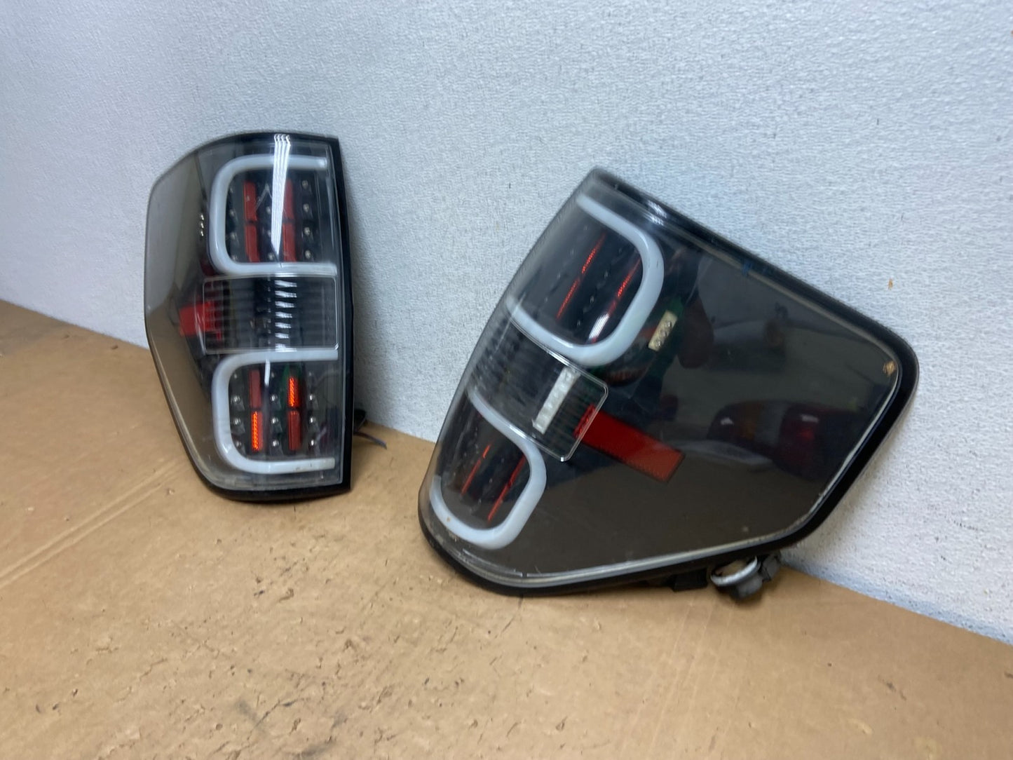 2009 to 2014 Ford F150 F-150 Left+Right Set Side LED Tail Lights AD3088 DG1