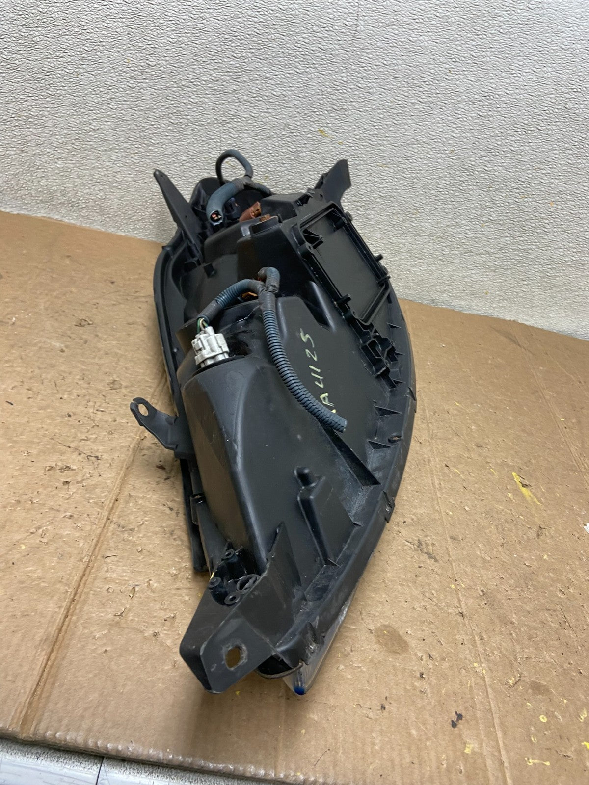 2006 to 2010 Toyota Sienna Right Passenger Rh Side Headlight Halogen AA4125 DW8