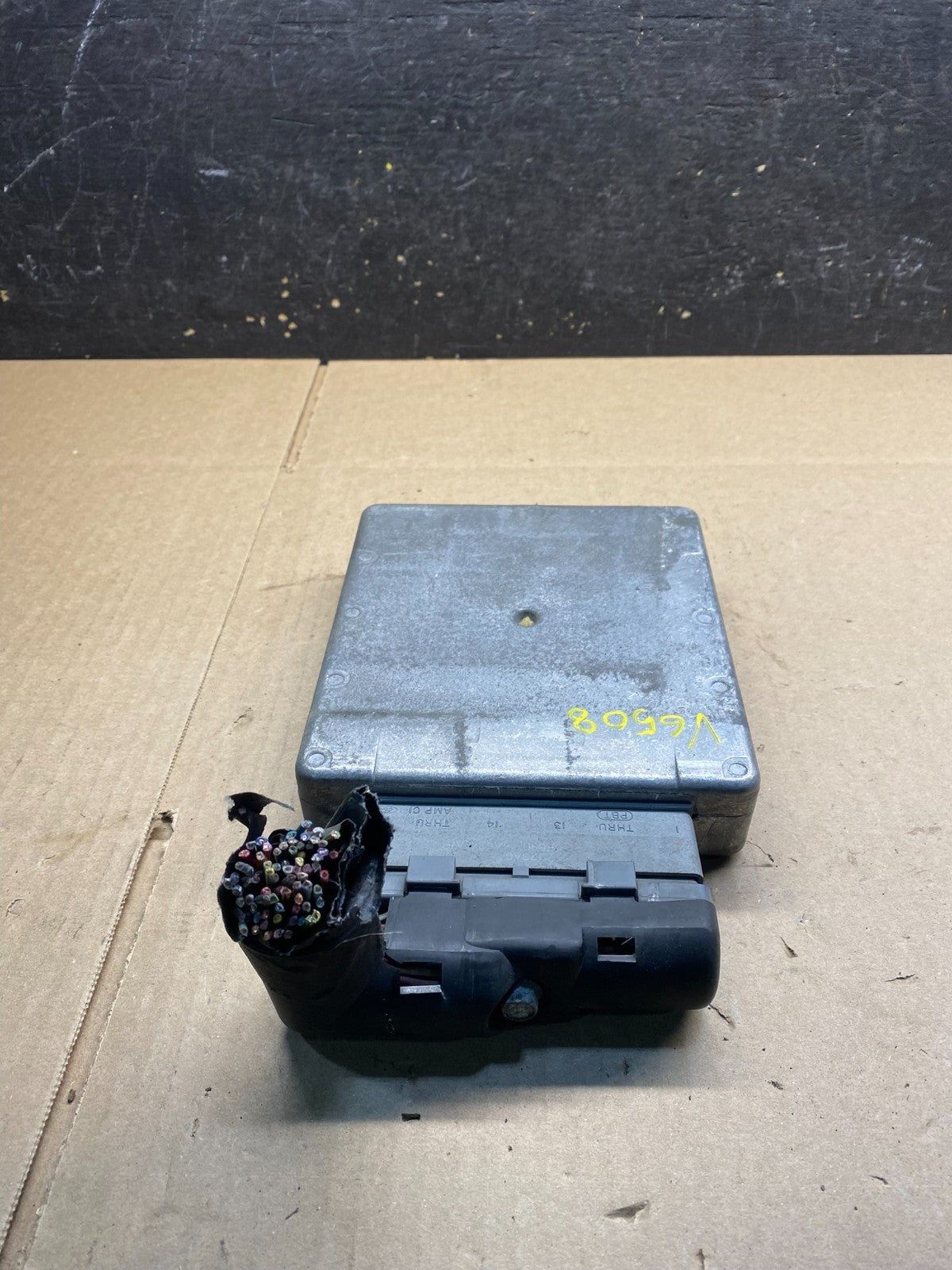 1996 1997 Ford Van E150 E250 Engine Control Module Unit ECU ECM v6508 DG1
