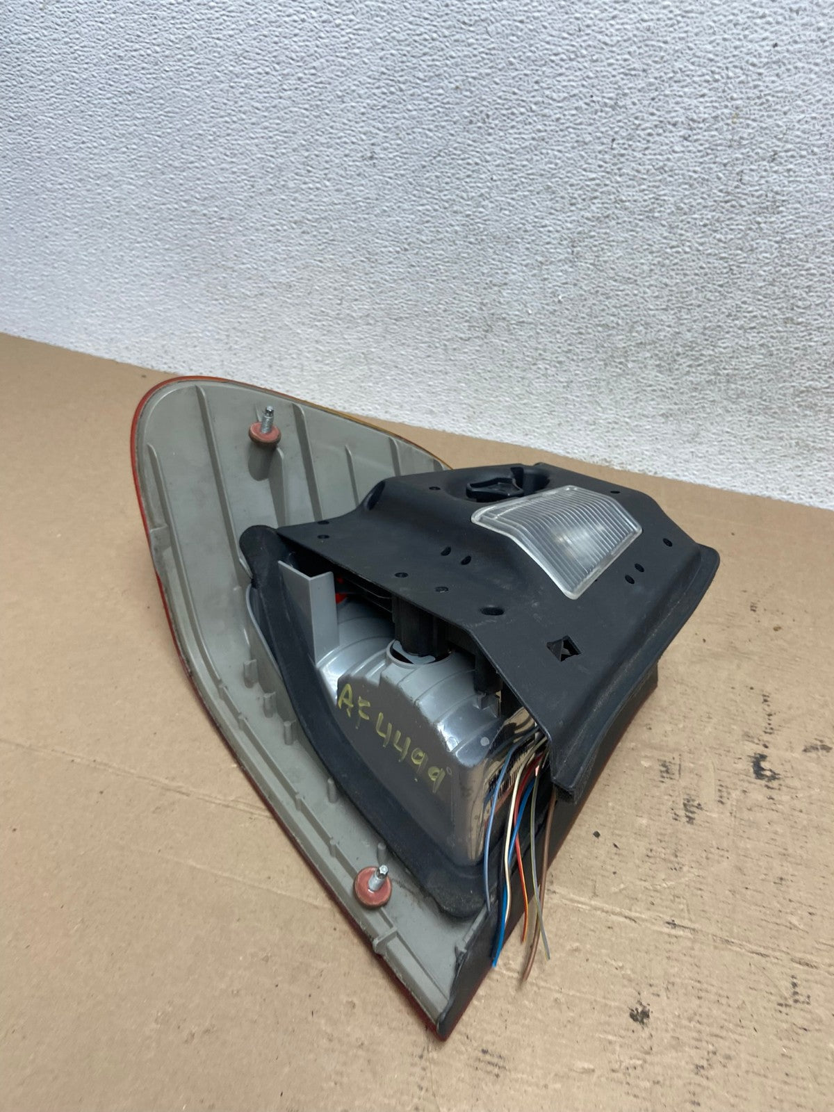 2002 - 2005 BMW 3 E46 Series Right Passenger RH Side Tail Light AF4499 LK5